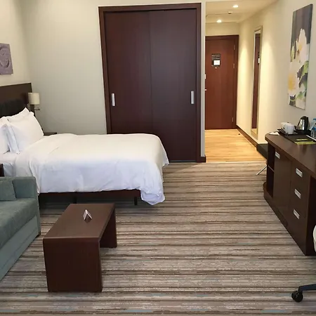 Hilton Garden Hotel 4*