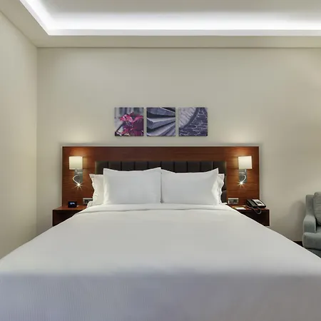 Hilton Garden 4*