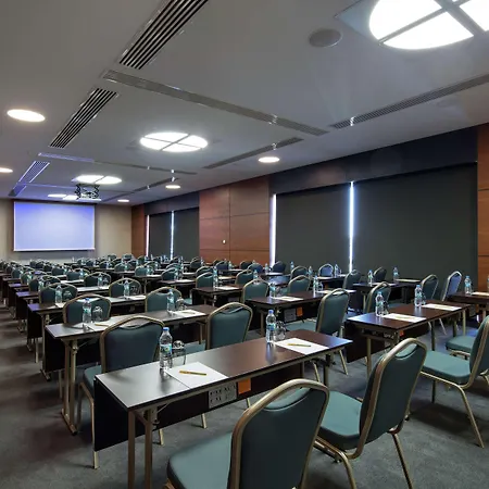 Hilton Garden Hotel 4*