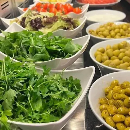 Hilton Garden Hotel 4*