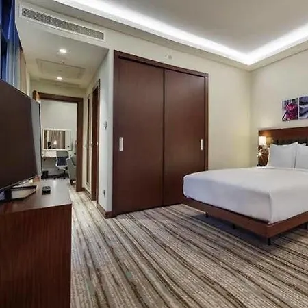 Hilton Garden ホテル 4*